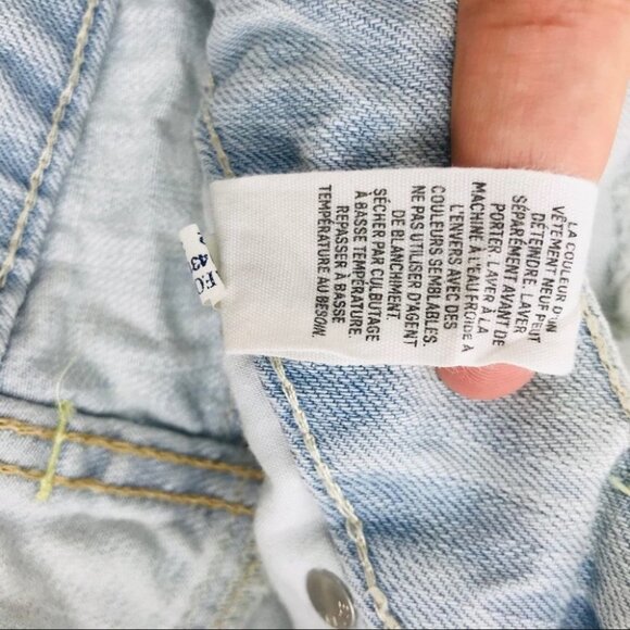 American Eagle Light wash distressed Denim short women Size 4 - Picture 15 of 16